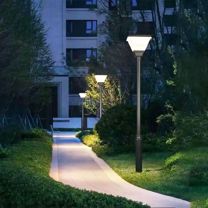 چراغ های باغ در فضای باز